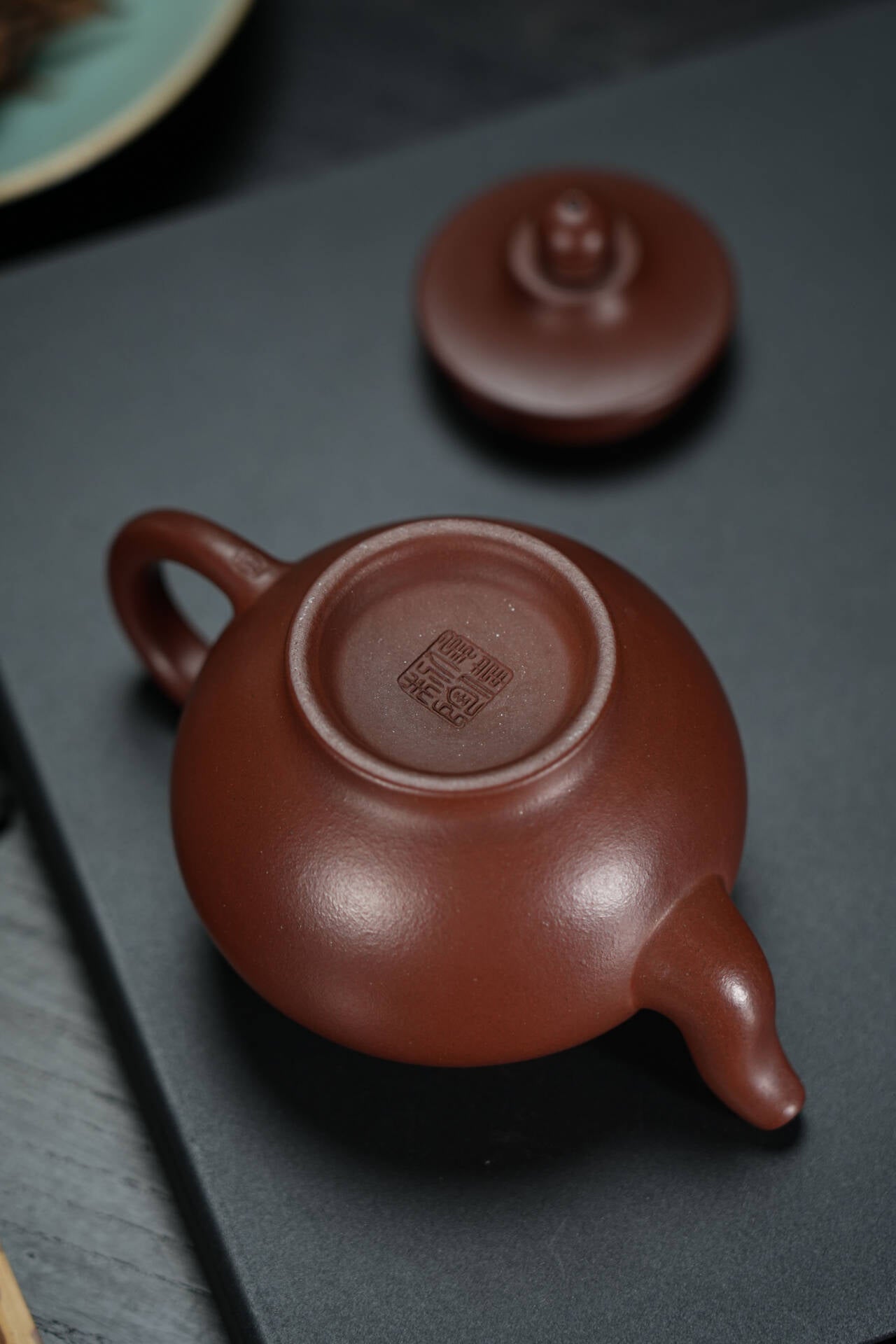 储俊伟 -笠帽宫灯